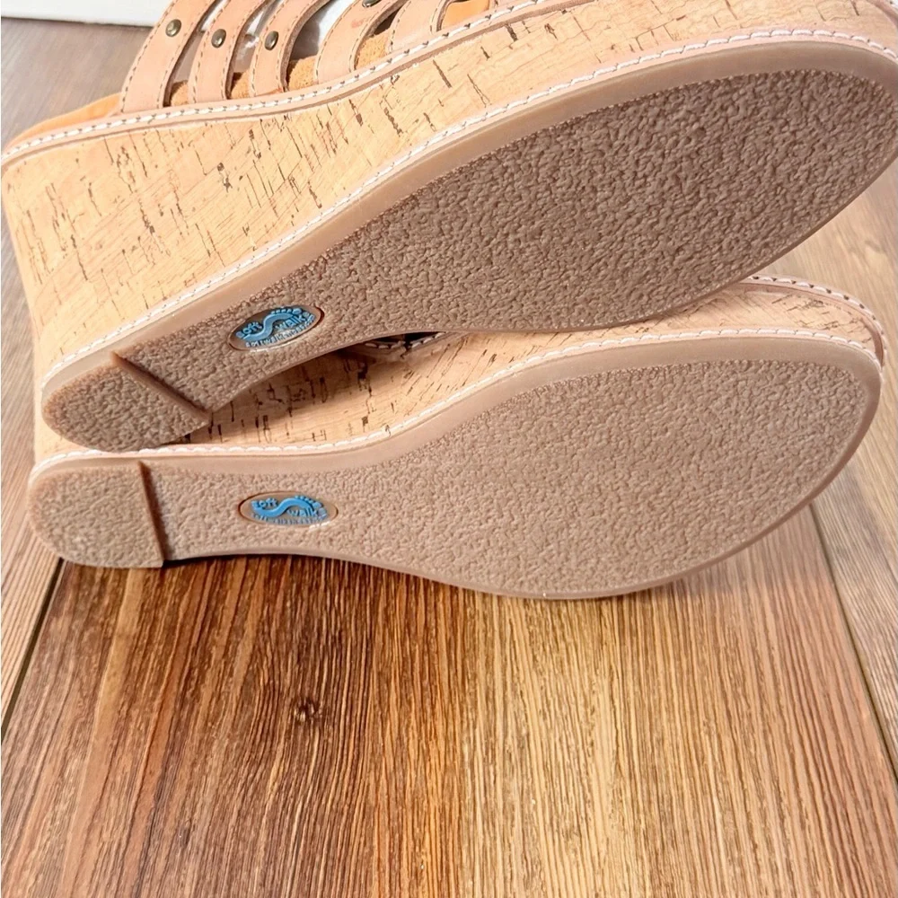 NEW Soft Walk Studded Brown Leather Wedge Open Toe Shoes Size 10Narrow